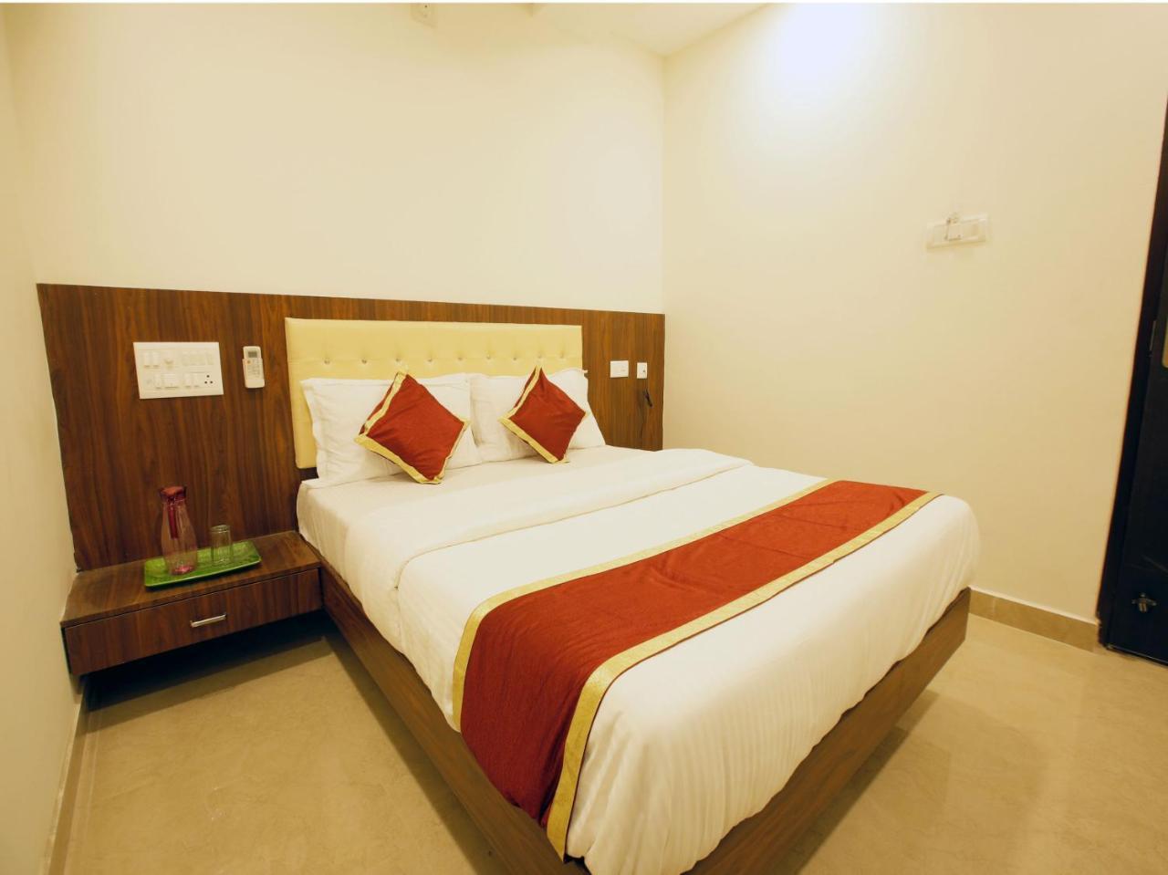 Hotel Ak International Ullāl Kültér fotó